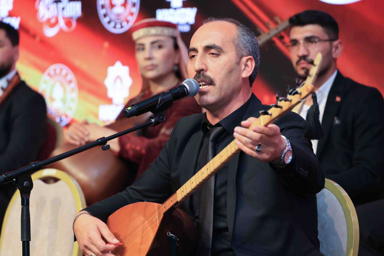 Konya’da 60. Âşıklar Bayramı’nda usta ozanlara büyük vefa 12